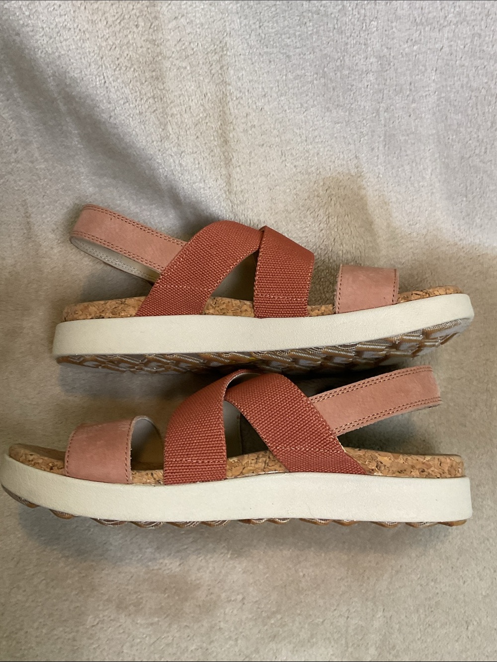 KEEN Women's ELLE Criss cross Sandals Baked Clay /cork size 8 - Picture 5 of 7